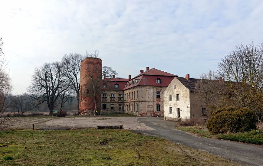 Schloss und Burg Zichow, Germany